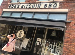 1. Em Bitchin BBQ