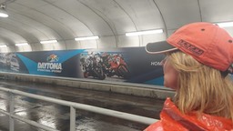 35. Me DIS Tunnel